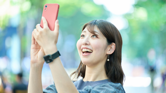 最短で査定実施日の翌日から全国8000店以上の買取業者が参加するWebオークションに出品します。