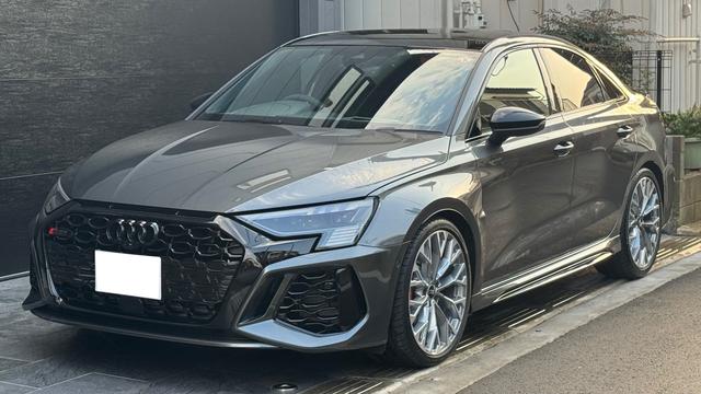 ＲＳ３　セダン