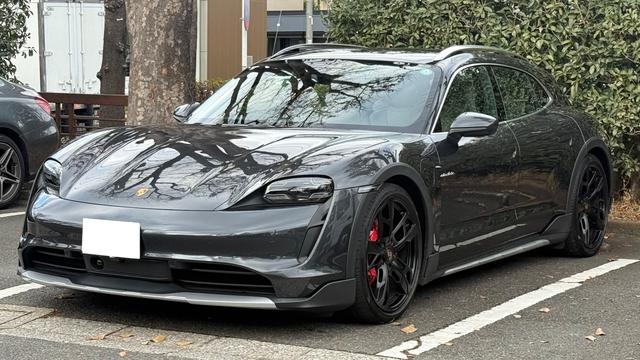 タイカン　クロスツーリスモ