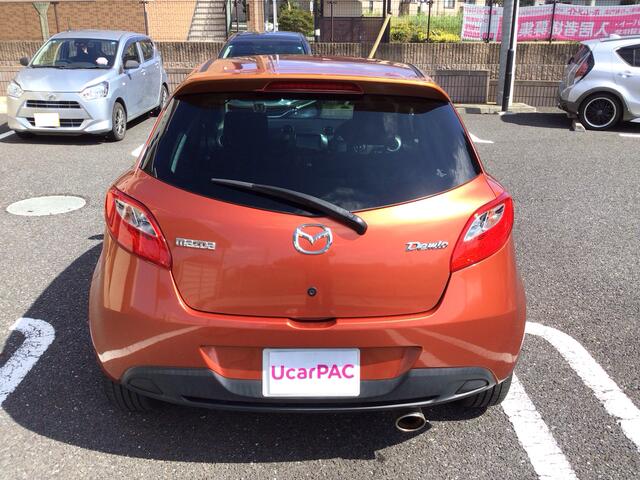 デミオ