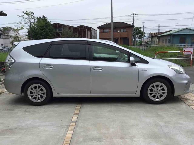 トヨタ プリウス　アルファ