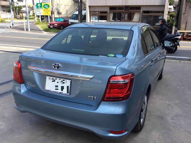 トヨタ カローラアクシオ　ハイブリッド