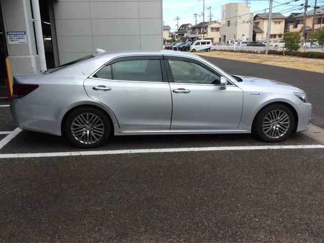 トヨタ クラウンマジェスタ　ハイブリッド