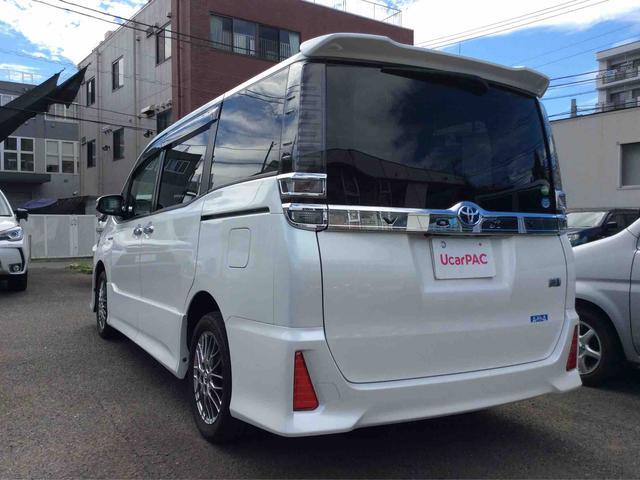 トヨタ ヴォクシー　ハイブリッド