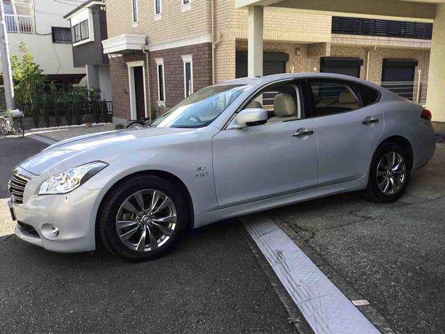 日産 フーガ　ハイブリッド