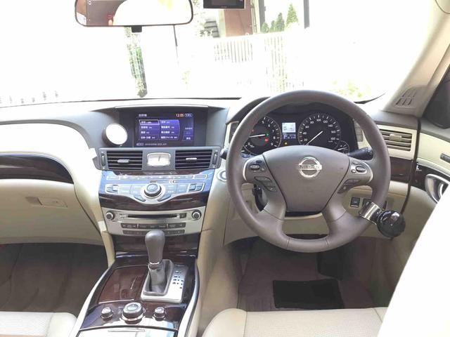 日産 フーガ　ハイブリッド