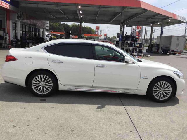 日産 シーマ　ハイブリッド