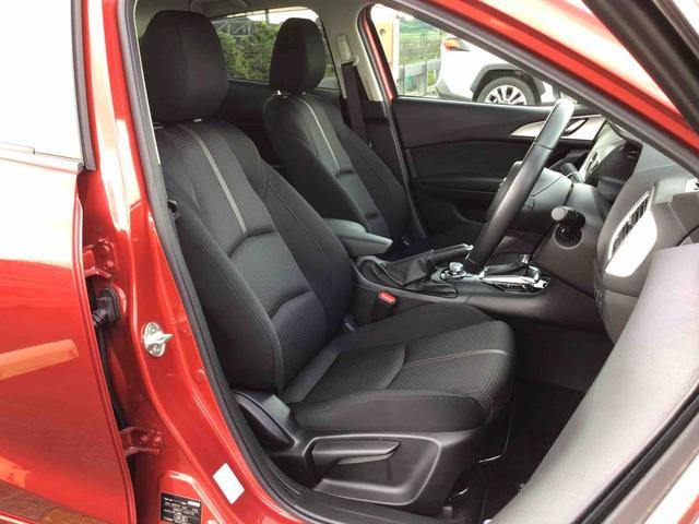 マツダ アクセラ