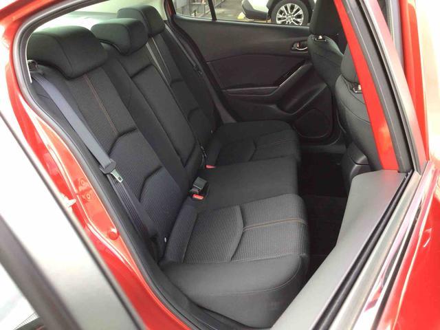 マツダ アクセラ