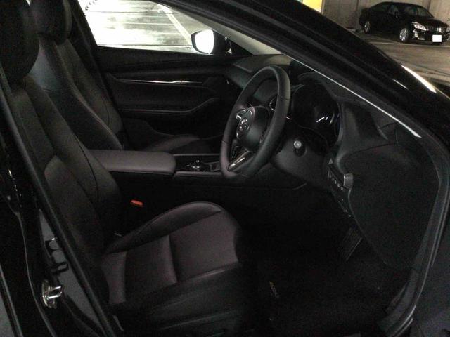 マツダ ＭＡＺＤＡ３　セダン