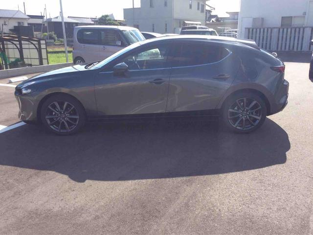 マツダ ＭＡＺＤＡ３　ファストバック