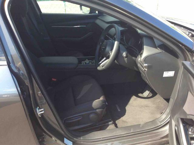 マツダ ＭＡＺＤＡ３　ファストバック