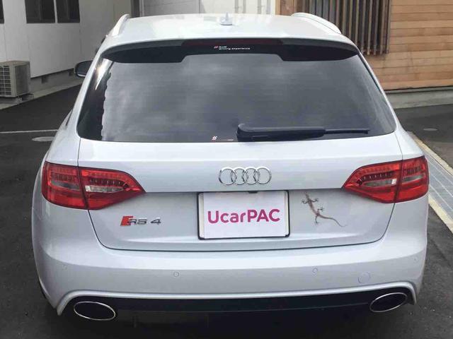 アウディ ＲＳ４　アバント