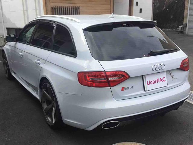 アウディ ＲＳ４　アバント