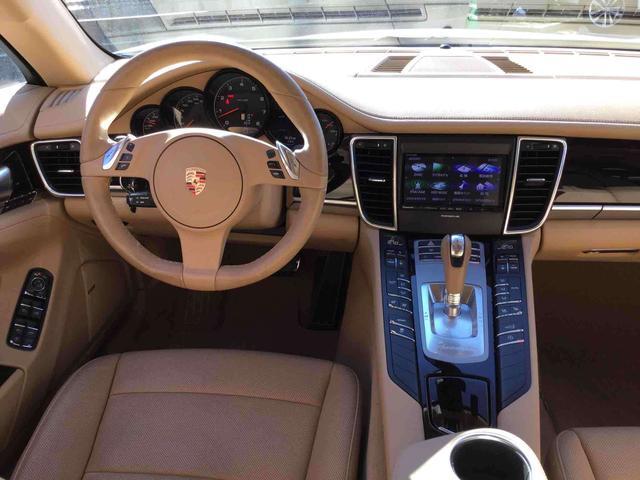 ポルシェ パナメーラ