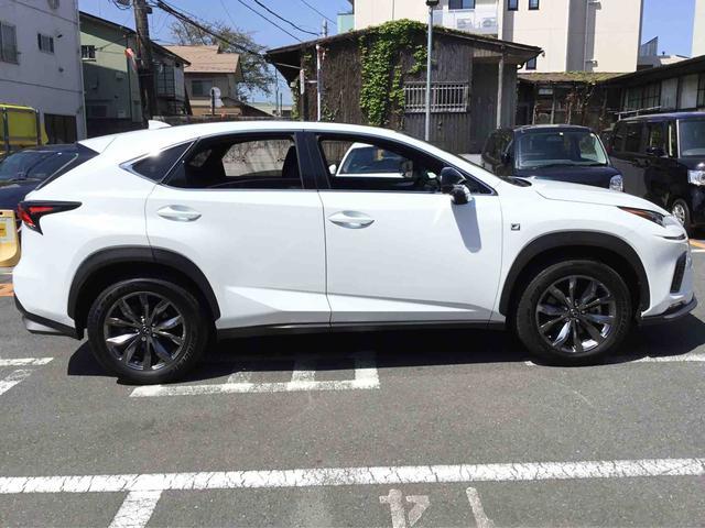 レクサス NX300
